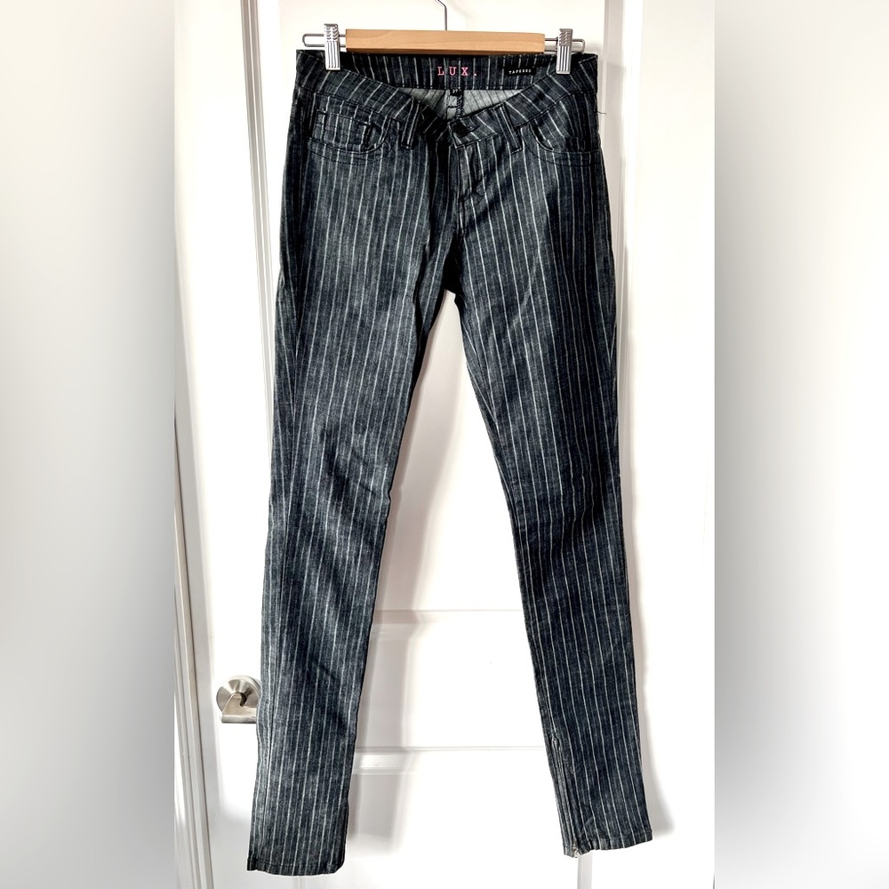 Urban Outfitters Lux Women’s Skinny Jeans – Black Pinstripe Tapered – Size 27